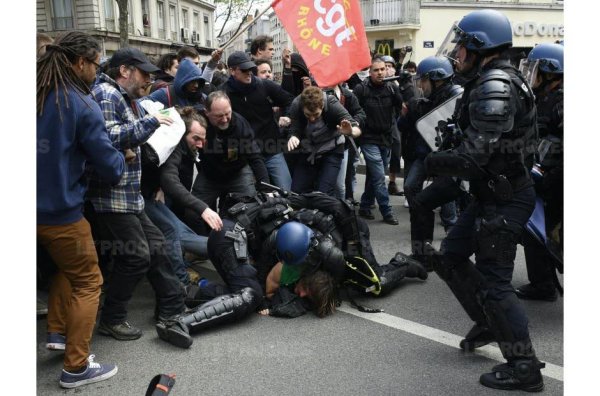 Lyon. 15.000 manifestants et des flics déchainés épaulés par l'extrême droite