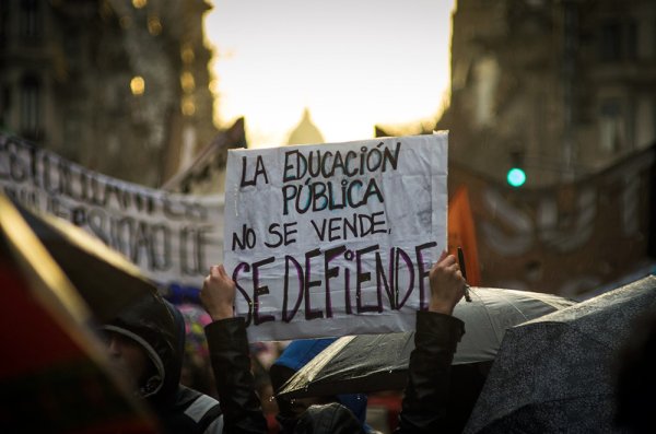  Argentine : explosion de colère étudiante après les attaques du FMI contre l'université
