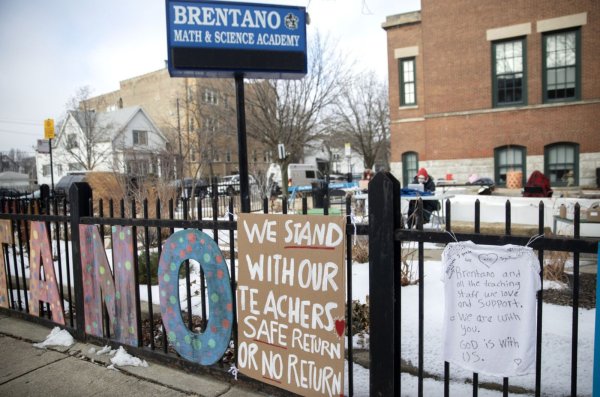 Etats-Unis : les enseignants de Chicago en lutte face à l'absence de protocole sanitaire
