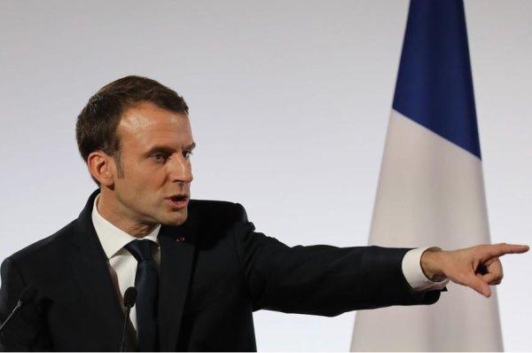 Macron ne veut définitivement pas d'égalité pour l'accès aux congés parentaux