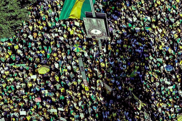 Brésil. Les pro-Bolsonaro dans la rue, le semi-échec du gouvernement 
