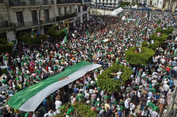 1er vendredi de manifestation en Algérie depuis l'annulation des élections. Quelle perspective pour le mouvement ?
