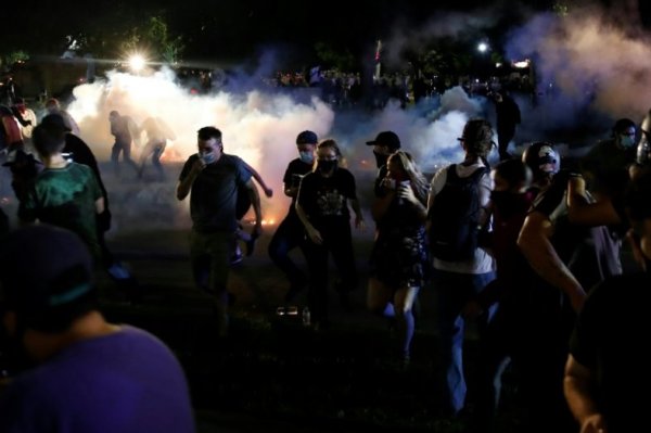 États-Unis. Des milices d'extrême-droite aux côtés de la police pour réprimer les manifestants