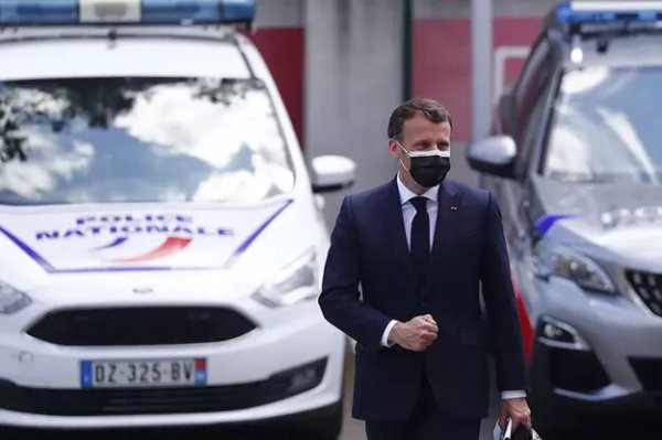 10 000 policiers en plus, « école de guerre » : Macron drague la droite et renforce l'arsenal répressif