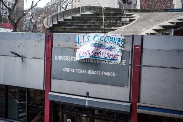 Les occupants de Tolbiac dénoncent les tags antisémites découverts à Paris 1