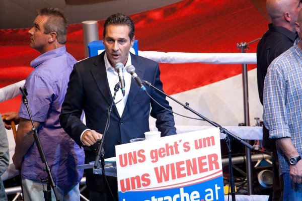 Le parti frère du Parti socialiste en Autriche gouverne avec l'extrême-droite