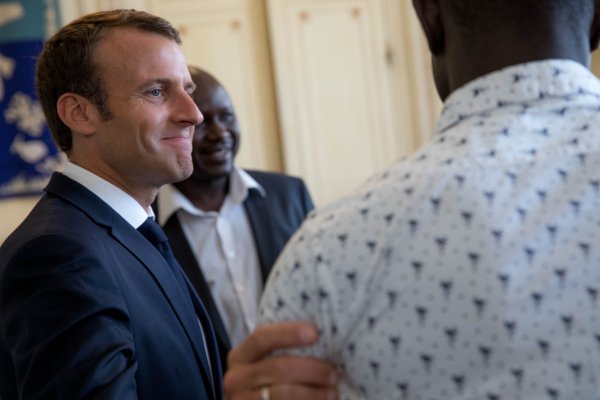 Naturalisation de Mamoudou Gassama : la sinistre opération de com' de Macron