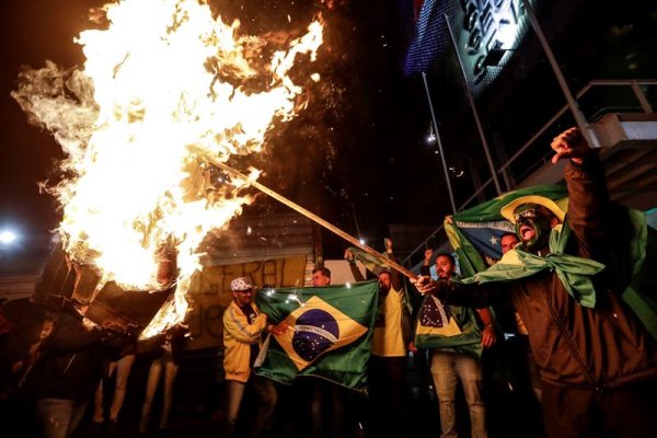Brésil : les partisans de Bolsanoro multiplient les agressions misogynes, homophobes et racistes