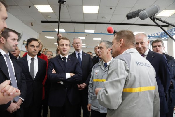 Macron chez Renault : l'opération de propagande du gouvernement