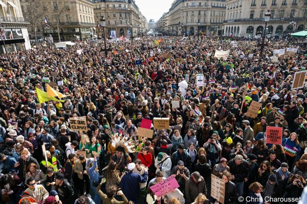 Partout en France des centaines de milliers de personnes ont manifesté aujourd'hui pour le climat aux côtés des Gilets jaunes
