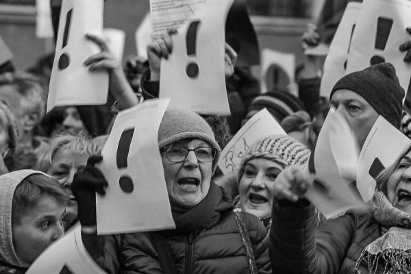 Après une semaine, les enseignants polonais toujours en grève pour leurs salaires et leur dignité 