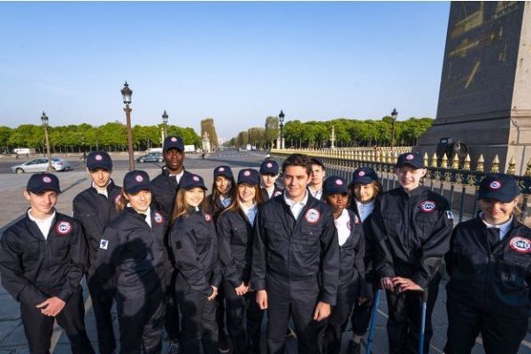 Service National Universel : bientôt les jeunes déguisés en policiers