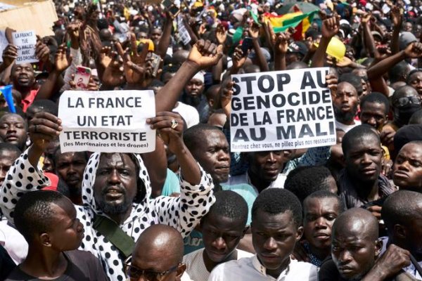 Au Mali, l'armée française tue encore trois civils ... « involontairement » !
