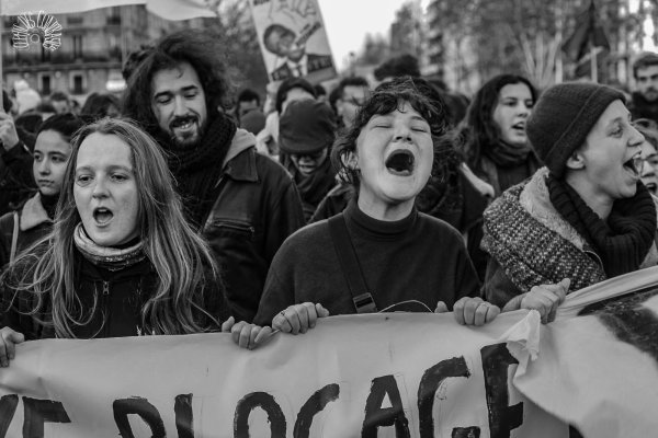 Manifestation parisienne : 180 000 personnes sous le signe de la convergence