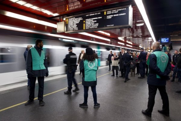 Comment la RATP met la pression sur les jeunes agents pour les empêcher de faire grève