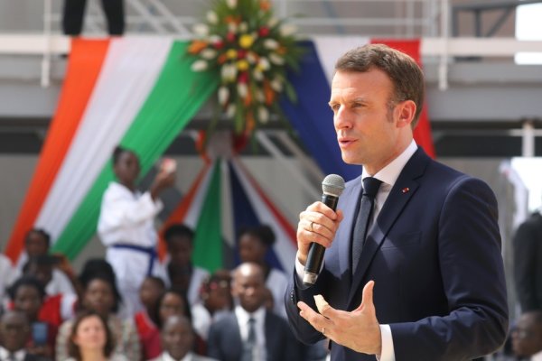 Emmanuel Macron renonce à sa retraite de président...un simulacre d'exemplarité