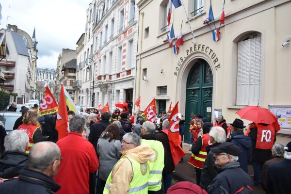 Mobilisation contre le 49.3 : des milliers de manifestants partout en France