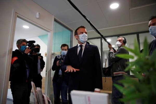 Macron savait depuis décembre « qu'un dangereux virus était signalé à Wuhan » selon le Canard Enchaîné 