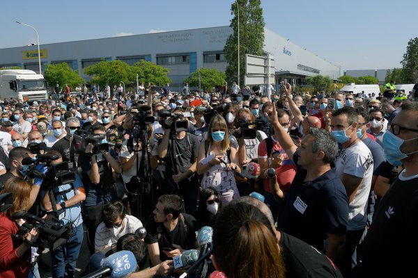 Les ouvriers de Nissan manifestent contre la fermeture de l'usine de Barcelone
