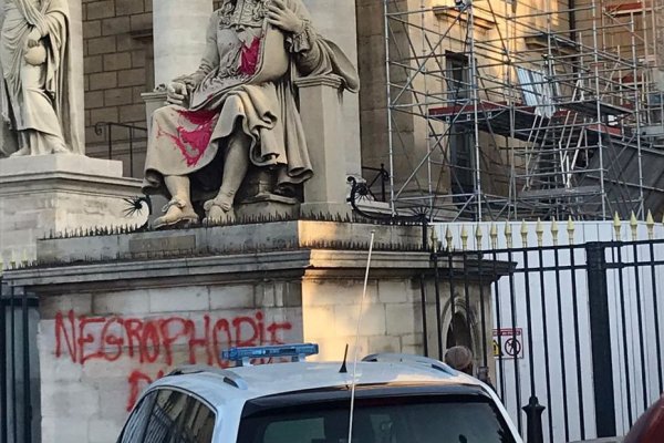 Un militant de la Brigade Anti-Négrophobie en garde à vue pour avoir tagué une statue de Colbert à Paris