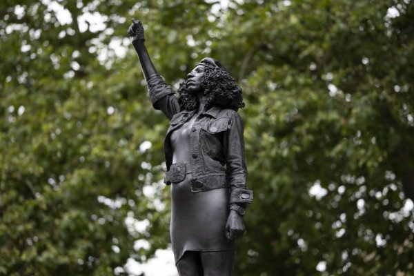 Bristol. La statue d'un esclavagiste reste en place 125 ans, celle d'une antiraciste moins de 24h
