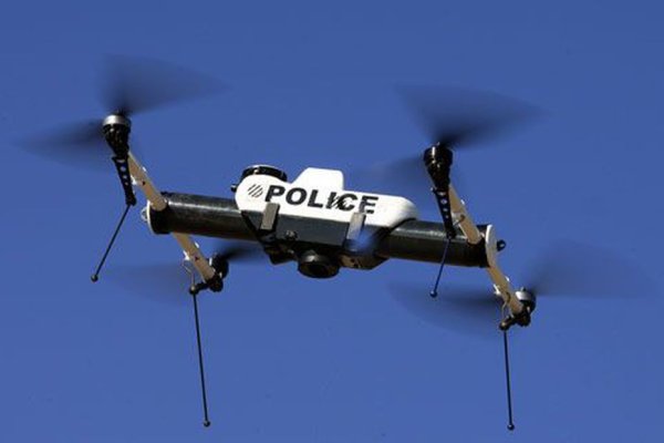 Drones, reconnaissance faciale : la loi sécurité globale ouvre la voie à la surveillance généralisée