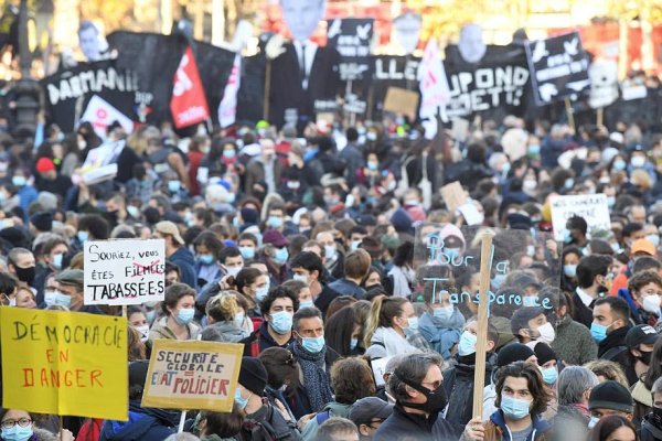 Loi Sécurité Globale. Plus de 300.000 personnes prennent la rue contre le projet liberticide de Macron
