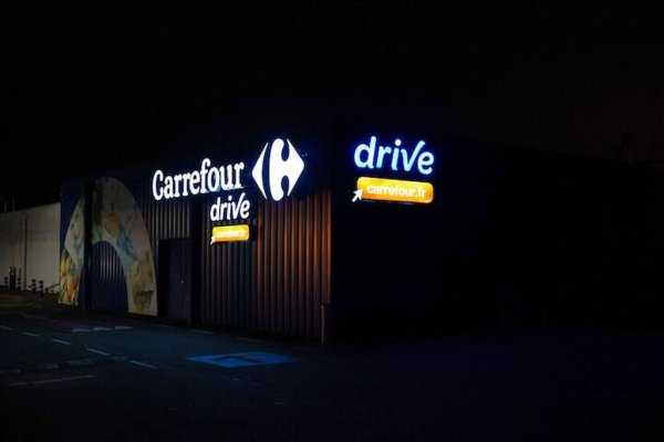 Racisme, sexisme, management toxique : dans les coulisses d'un Carrefour Drive