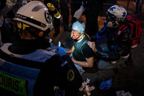 Violences policières : un commissaire identifié après avoir tabassé des journalistes en manifestation