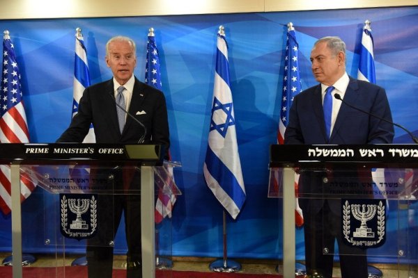 Pendant qu'Israël bombarde Gaza, Biden lui vend 735 millions de dollars de bombes