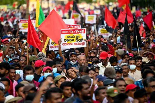 Sri Lanka. Les syndicats appellent à la grève, le gouvernement renforce la répression et fait un mort
