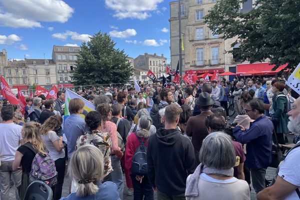 Bordeaux. Une première réponse combative à l'agression de l'extrême-droite dans les rues de Saint-Michel