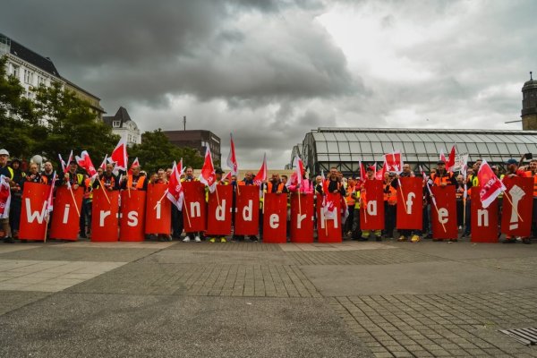 Grève des dockers en Allemagne : solidarité face aux attaques contre le droit de grève !