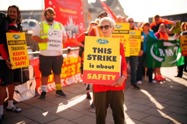 Le gouvernement anglais autorise l'embauche d'intérimaires pour casser les grèves