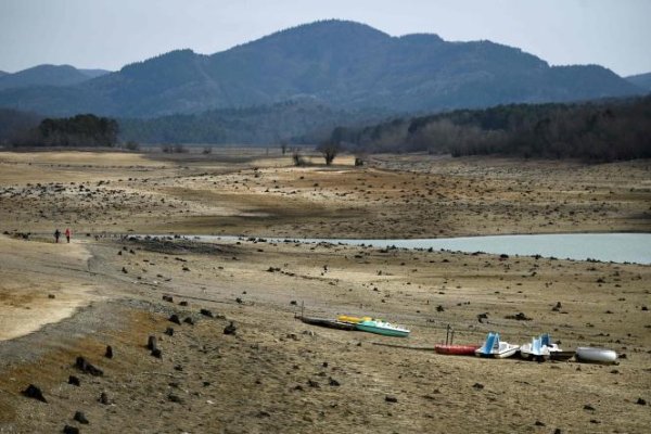 « Anticipez » : face aux sécheresses historiques, Béchu rejette la responsabilité sur la population