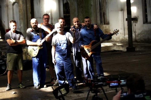 Hladno Pivo : quand le hard-rock croate chante le drame des privatisations et des fermetures d'usines 