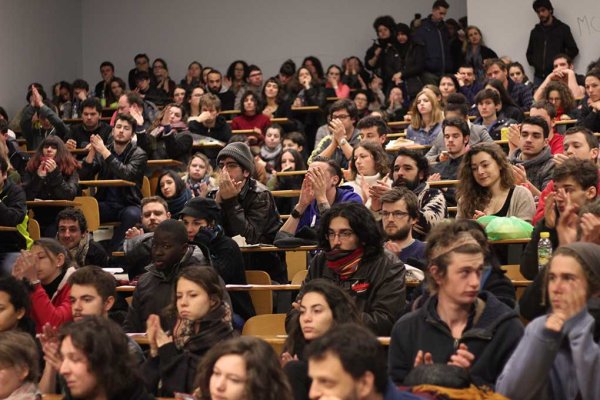 [Vidéo] Toulouse. 400 étudiants en AG, le Mirail entre dans la danse pour le retrait du projet de loi El Khomri !