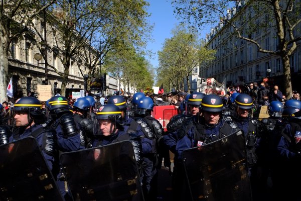 Le SO des syndicats “deale” avec la préfecture la sécurité du cortège parisien ?