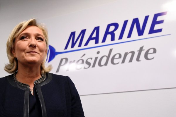 Marine le Pen ne veut pas d'enfants étrangers à l'école et remet en cause la gratuité de l'éducation