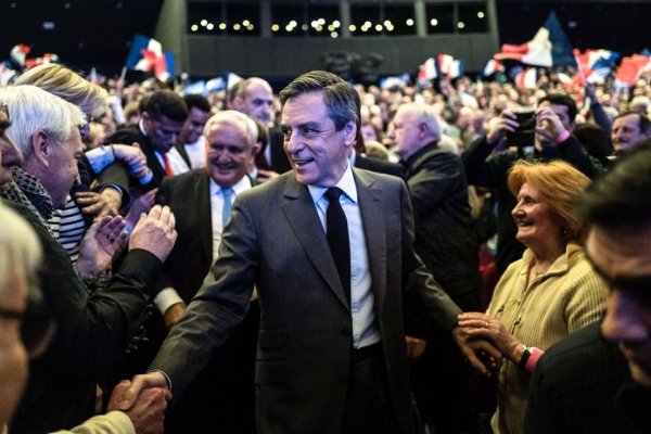 Médias et justice en ligne de mire : Fillon se la joue-t-il Sarkozy ?
