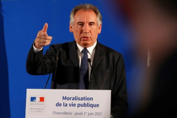 Bayrou veut « moraliser la vie politique ». C'est l'hôpital qui se moque de la charité !