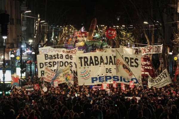  30.000 personnes à Buenos Aires contre la répression et la fermeture de PepsiCo