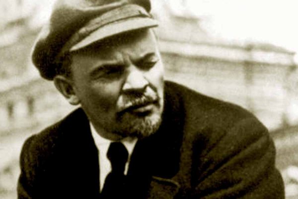 Lénine : La révolution socialiste et le droit des nations à disposer d'elles-mêmes (1916)