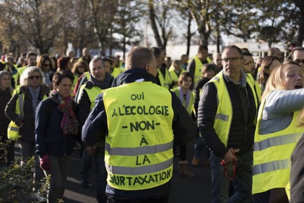 Gilets Jaunes. Contre le greenwashing de Macron l'écologie au coeur du "Vrai débat"