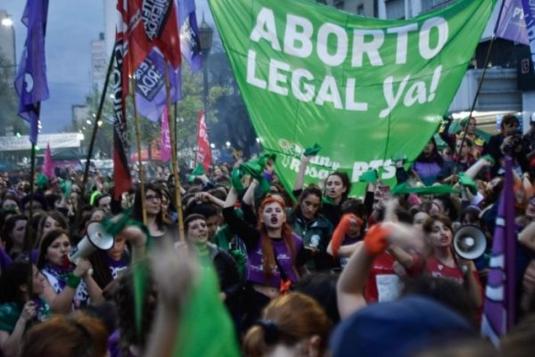 Marche pour la 34e Rencontre plurinationale des femmes et LGBTQI en Argentine