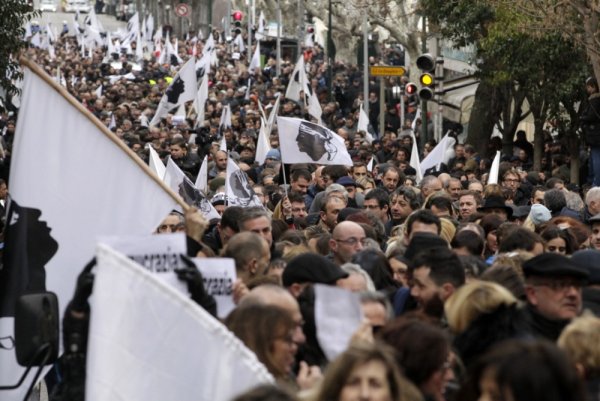 « Autonomie » de la Corse : Darmanin manoeuvre pour canaliser la colère