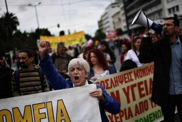 Mouvement de contestation en Grèce contre le projet de Tsipras de limiter le droit de grève