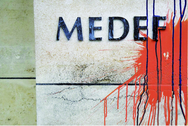 Droits de retrait : le MEDEF s'inquiète du « changement d'attitude extrêmement brutal des salariés »