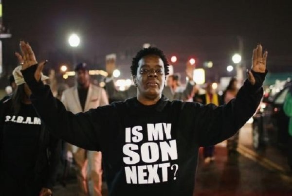 Ferguson : le fils d'une activiste de Black Lives Matter lynché 
