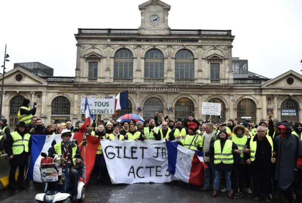 Gilets jaunes : « Nous avons besoin d'une grève générale », l'appel aux syndicats de l'assemblée régionale de Lille